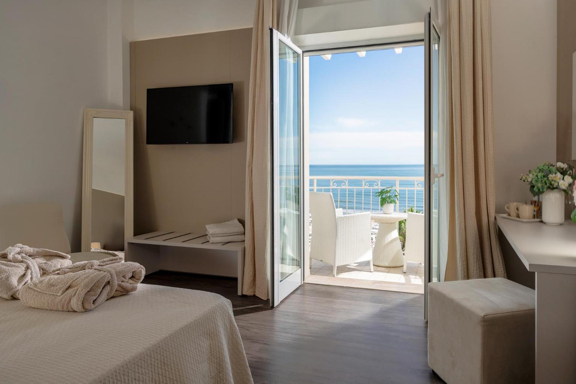 Hotel Ca' Bianca Riccione Buitenkant foto