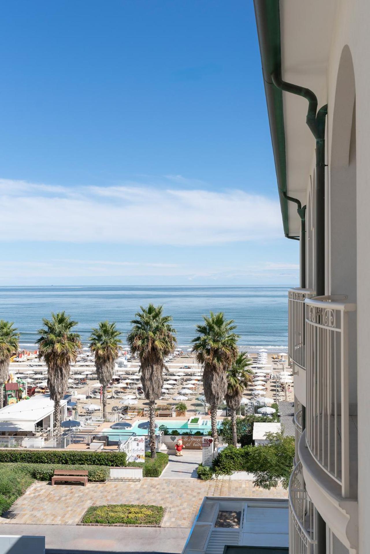 Hotel Ca' Bianca Riccione Buitenkant foto