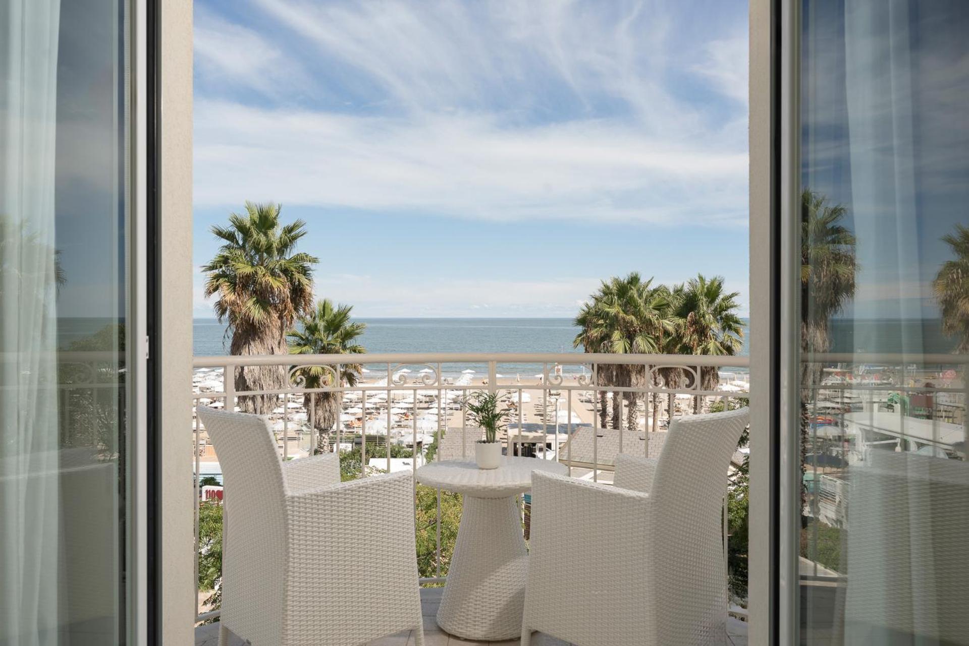 Hotel Ca' Bianca Riccione Buitenkant foto