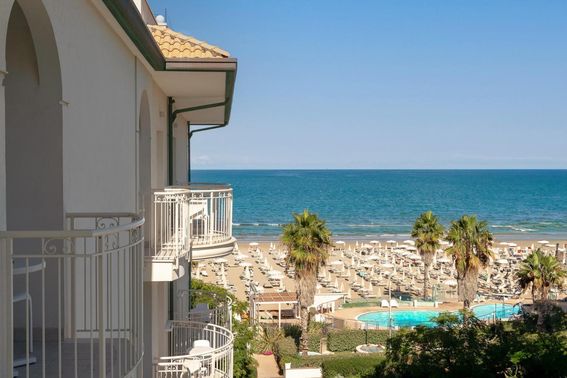 Hotel Ca' Bianca Riccione Buitenkant foto