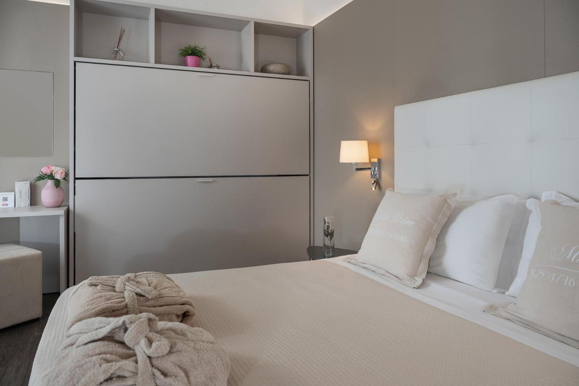 Hotel Ca' Bianca Riccione Buitenkant foto