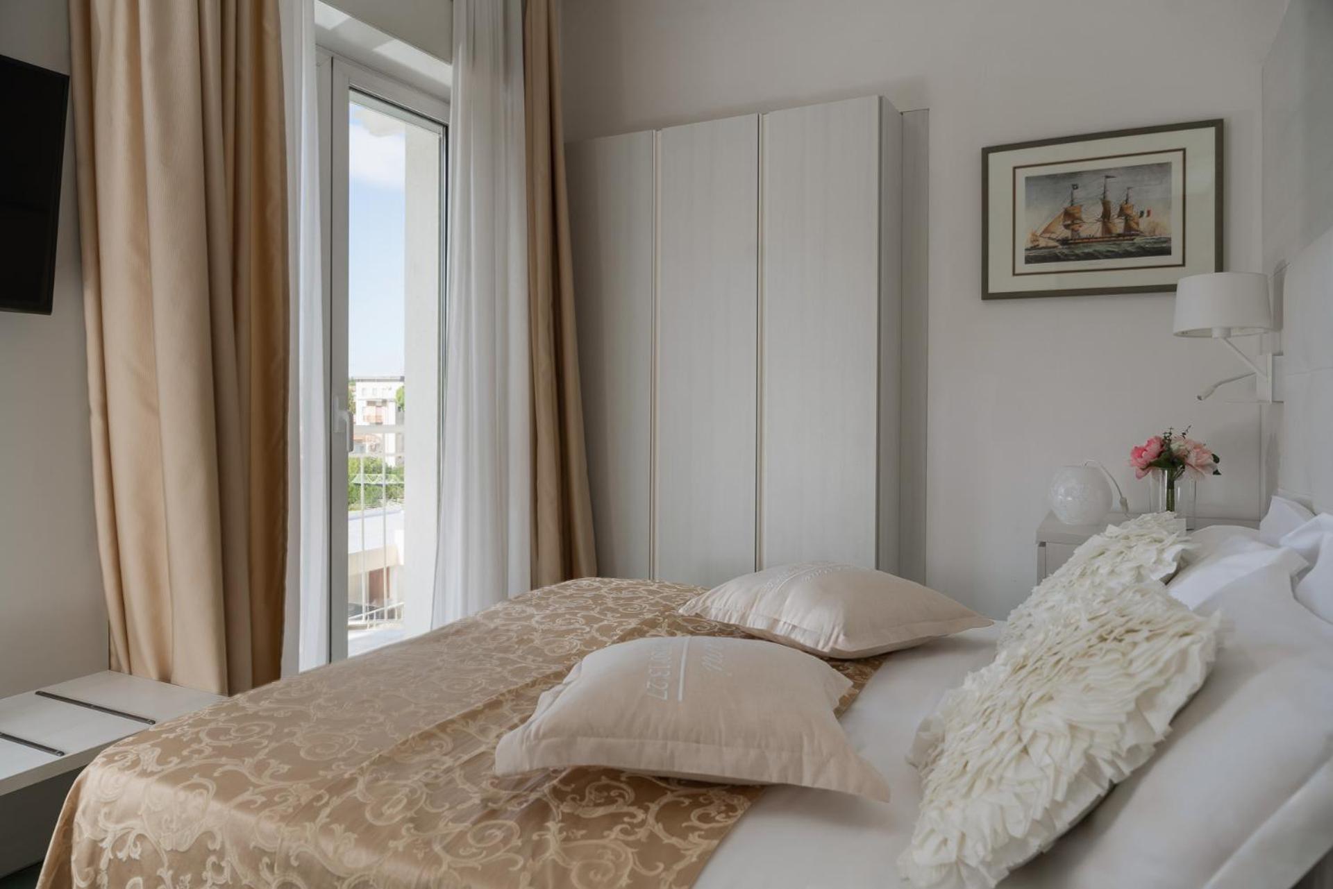 Hotel Ca' Bianca Riccione Buitenkant foto