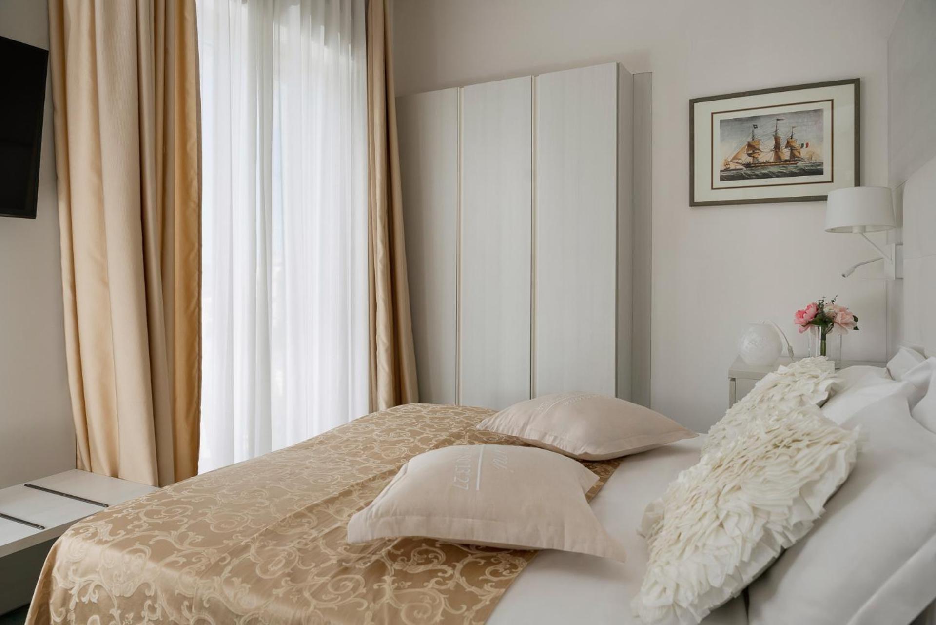 Hotel Ca' Bianca Riccione Buitenkant foto